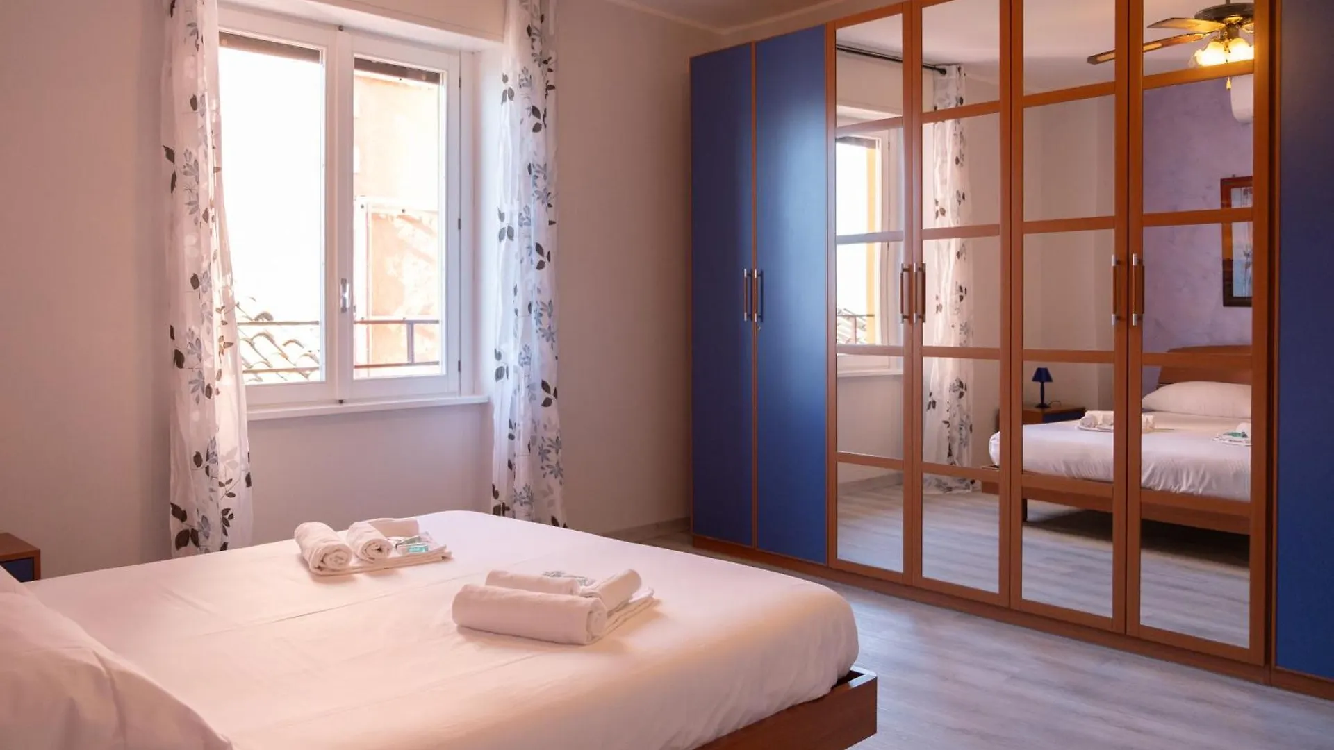 דירות ורנה Marina House
